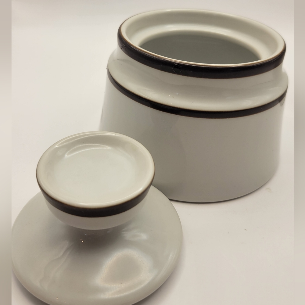 Vintage Noritake Stoneware Creamer and Sugar. - Picture 5 of 8